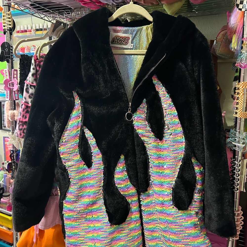 Cozy Black Teddy Jacket with Plush Texture